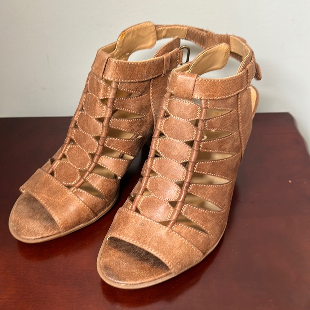 Turalizern size 9 new man made